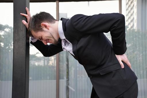 足の痺れには背骨・骨盤矯正！